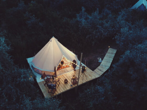 A setup with all of the essential glamping accessories