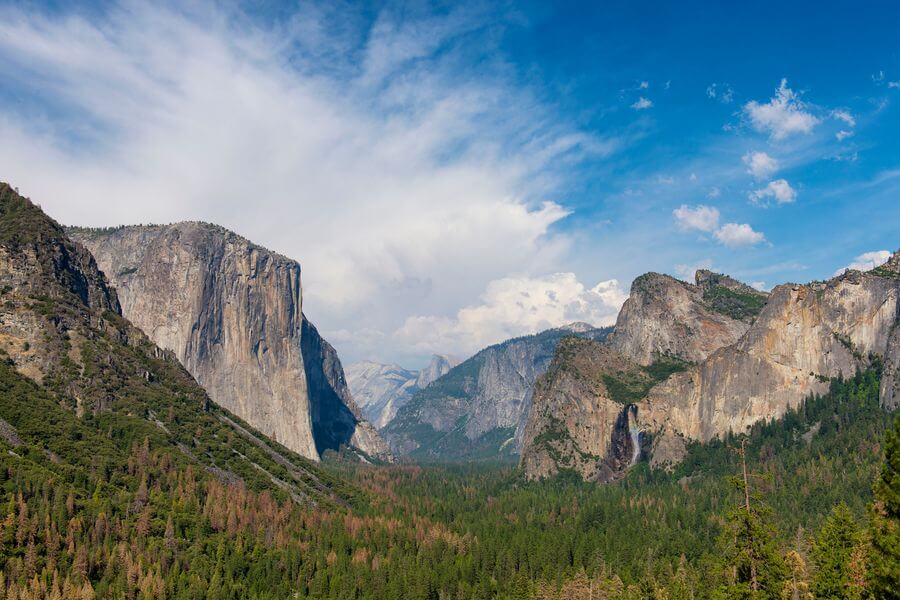 Artist Point where you can see Yosemite sunsets