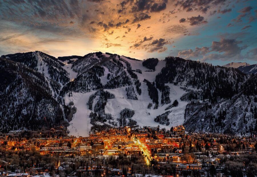 The city of Aspen at night