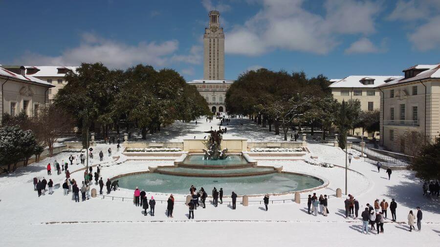 A cold and snowy day in Austin, Texas