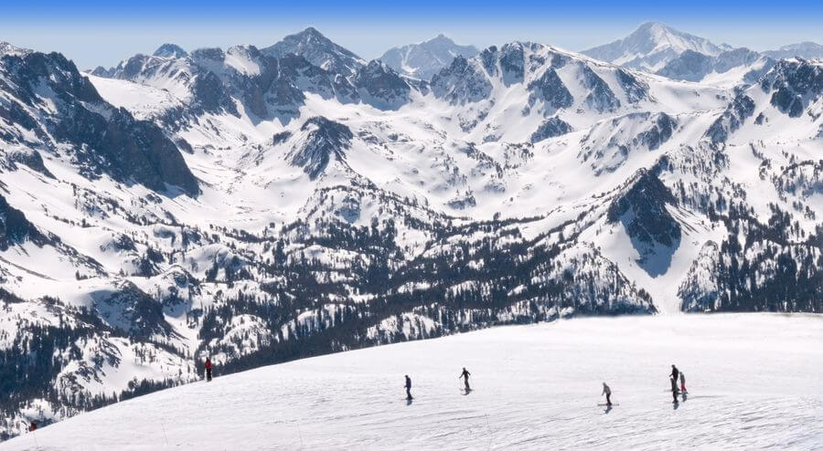 Skiing near Mammoth Lakes