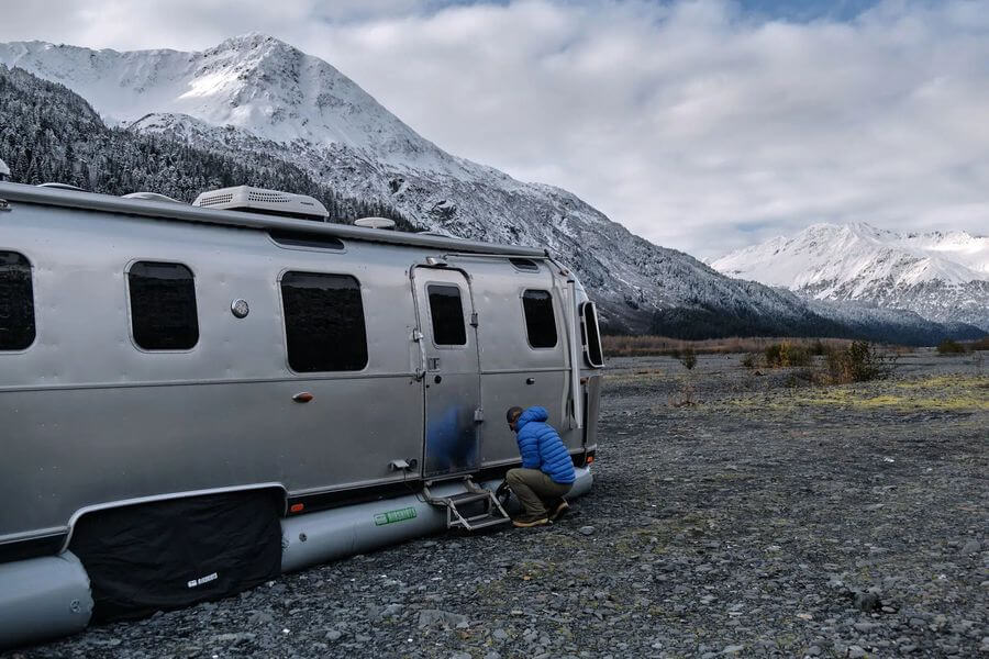 A unique RV skirting idea for winter