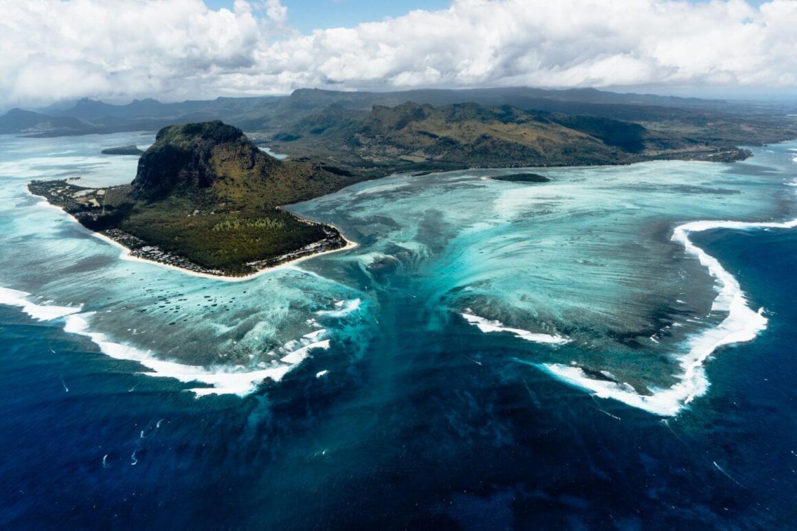 Underwater Waterfall – Mauritius