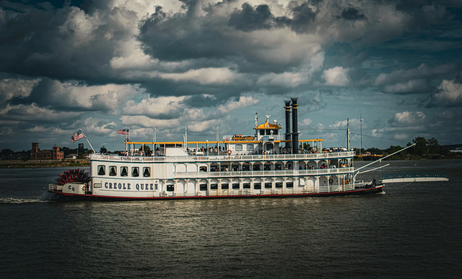 Paddlewheel steamboat on the Mississippi River in New Orleans