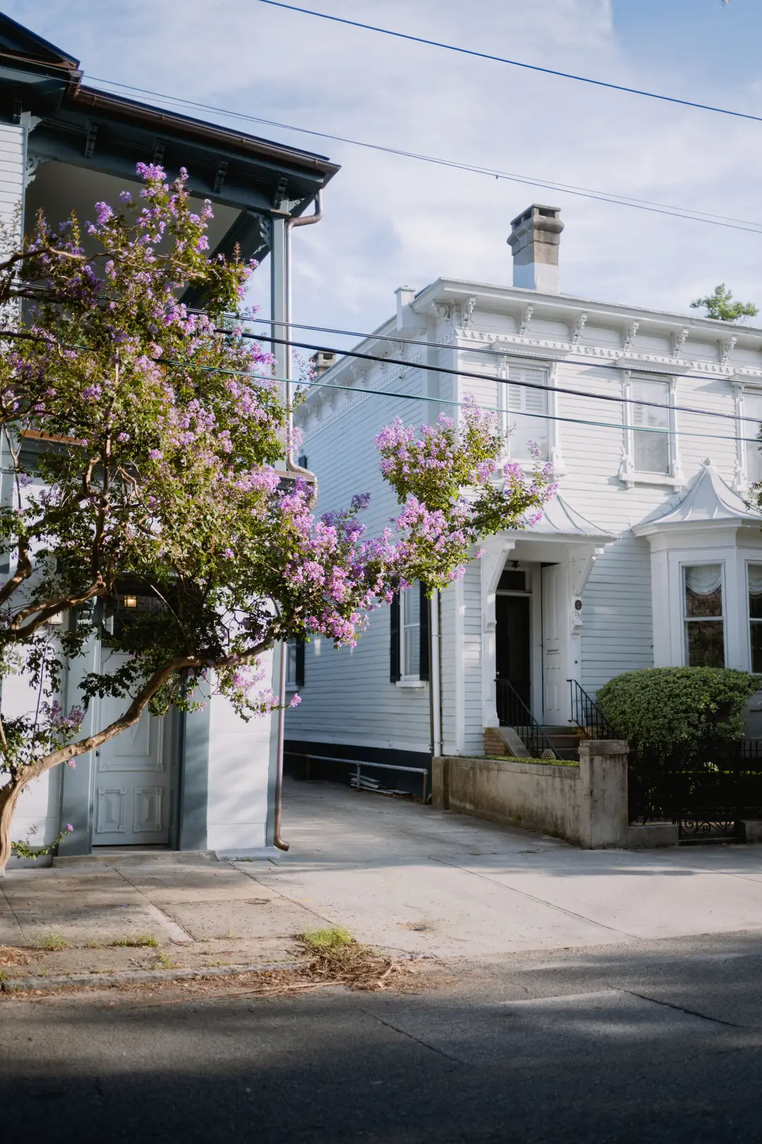 A quiet side street of historic houses in downtown Charleston